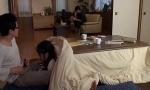 ดาวน์โหลด คลิปโป๊ Japoneses follan debajo del kotatsu ล่าสุด 2018