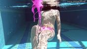 คลิปโป๊ฟรี Jessica Lincoln enjoys being naked in the pool Mp4