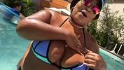 หนังav Bbw miia Public flash in Vegas pool Mp4 ล่าสุด