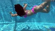 คลิปโป๊ Jessica Lincoln swims sexy naked in the pool ร้อน