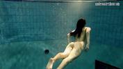 หนังโป๊ Swimming pool babe Andrea gets naked and strips 2024